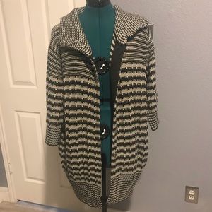 Long size S knee sleeved striped cardigan.